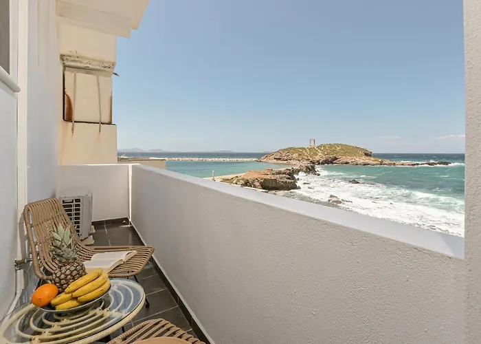 Fleria Seaview Apartment *